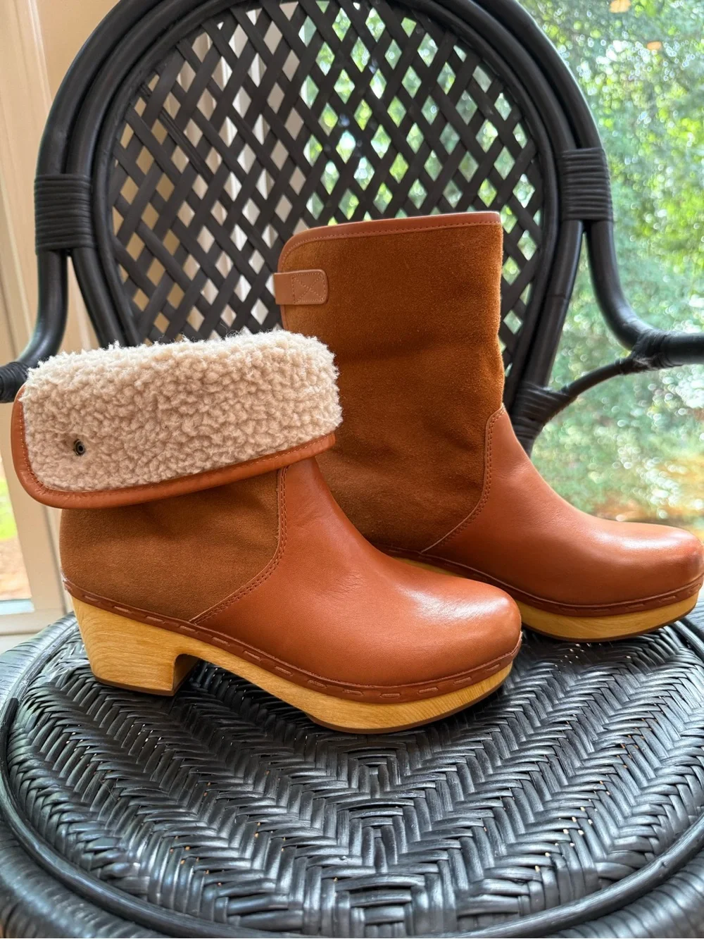 Frye & Co Odessa Chestnut Brown Women’s Leather & Shearling Clog Boots